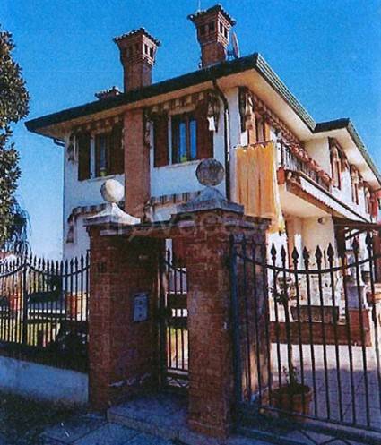 casa indipendente in vendita a Mira in zona Piazza Vecchia