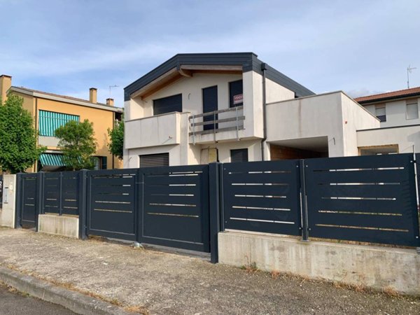 casa indipendente in vendita a Mira