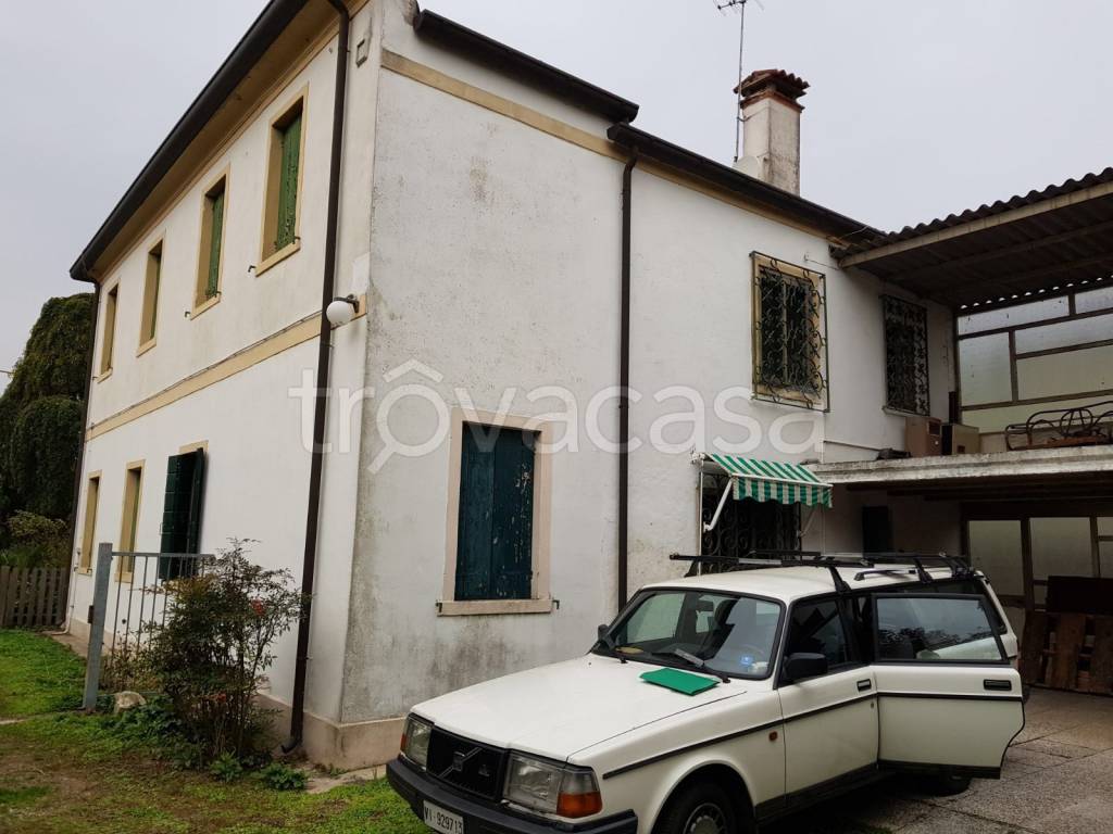 casa indipendente in vendita a Mira in zona Piazza Vecchia