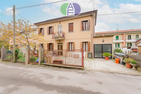 casa indipendente in vendita a Mira in zona Marano