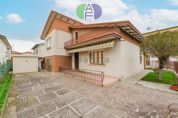 casa indipendente in vendita a Mira in zona Marano