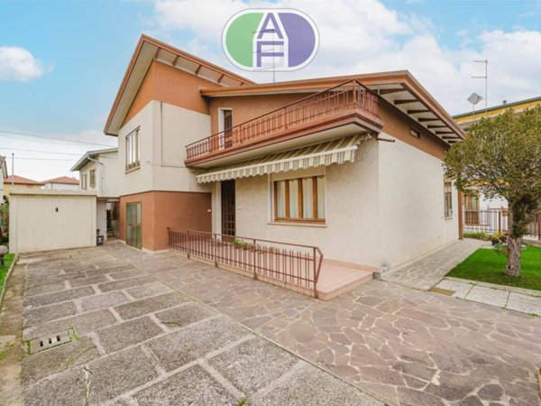 casa indipendente in vendita a Mira in zona Marano