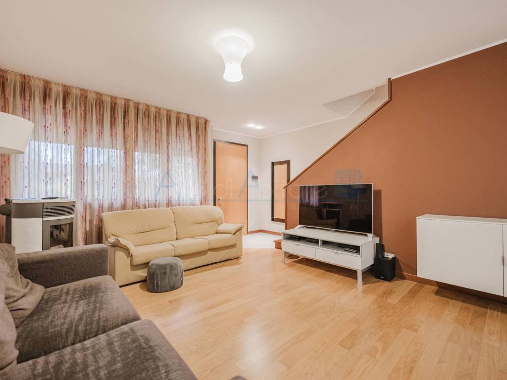 casa indipendente in vendita a Mira in zona Piazza Vecchia