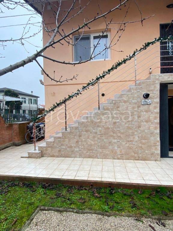 casa indipendente in vendita a Mira in zona Dogaletto