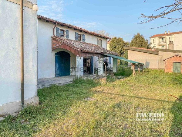 casa indipendente in vendita a Mira in zona Piazza Vecchia