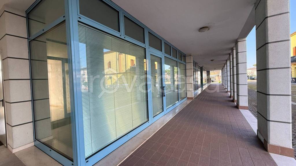 negozio in vendita a Mira in zona Giovanni XXIII