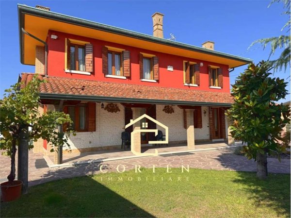 casa indipendente in vendita a Mira in zona Piazza Vecchia