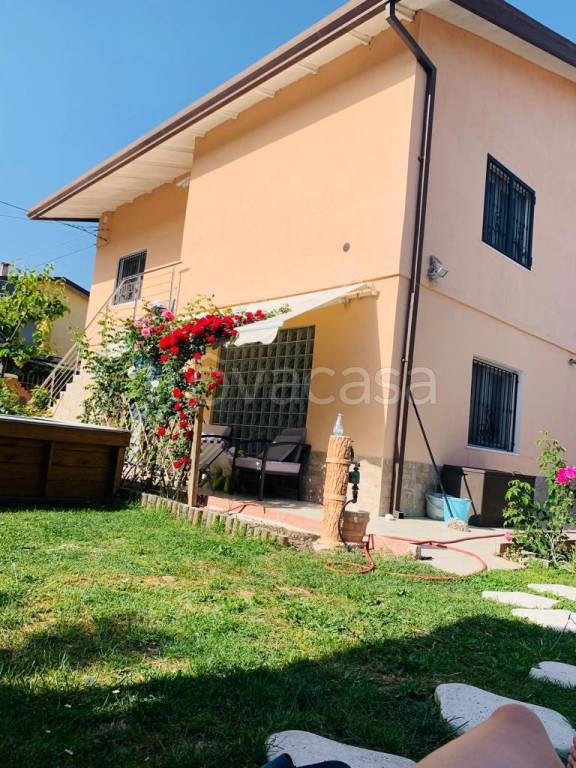 casa indipendente in vendita a Mira in zona Dogaletto