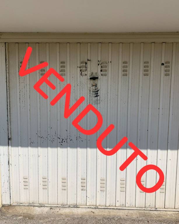 locale di sgombero in vendita a Mira