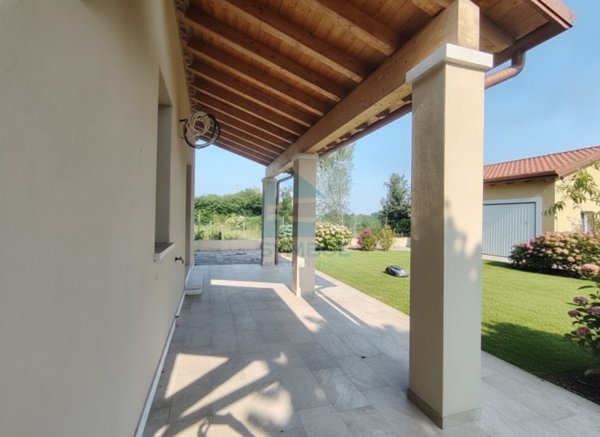 casa indipendente in vendita a Mira in zona Piazza Vecchia