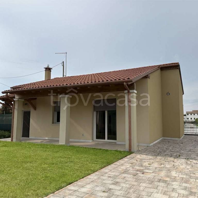 casa indipendente in vendita a Mira in zona Piazza Vecchia