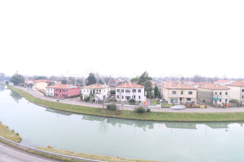appartamento in vendita a Mira in zona Giovanni XXIII