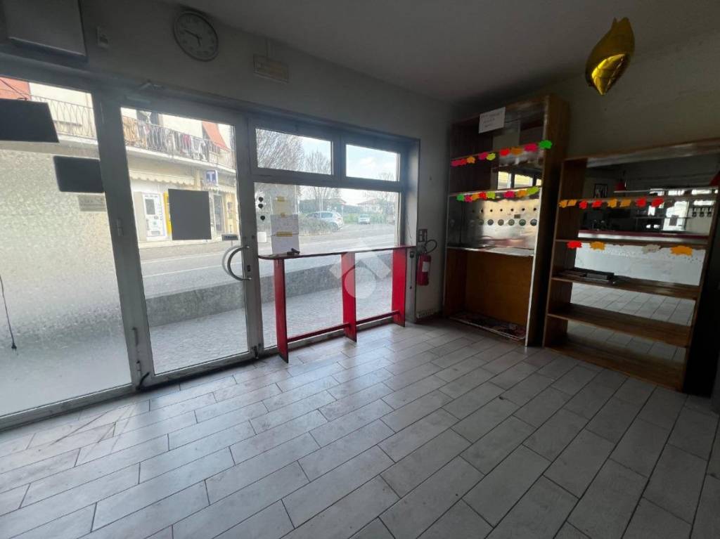 negozio in vendita a Mira in zona Marano