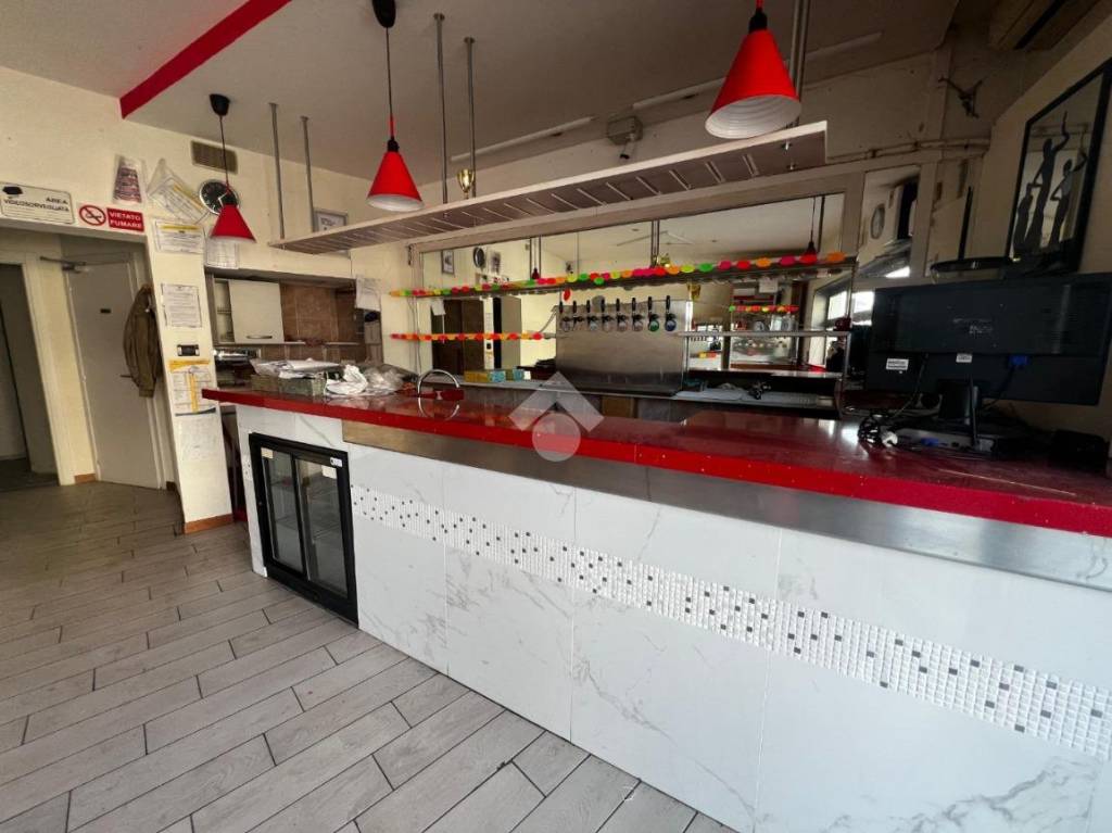 negozio in vendita a Mira in zona Marano