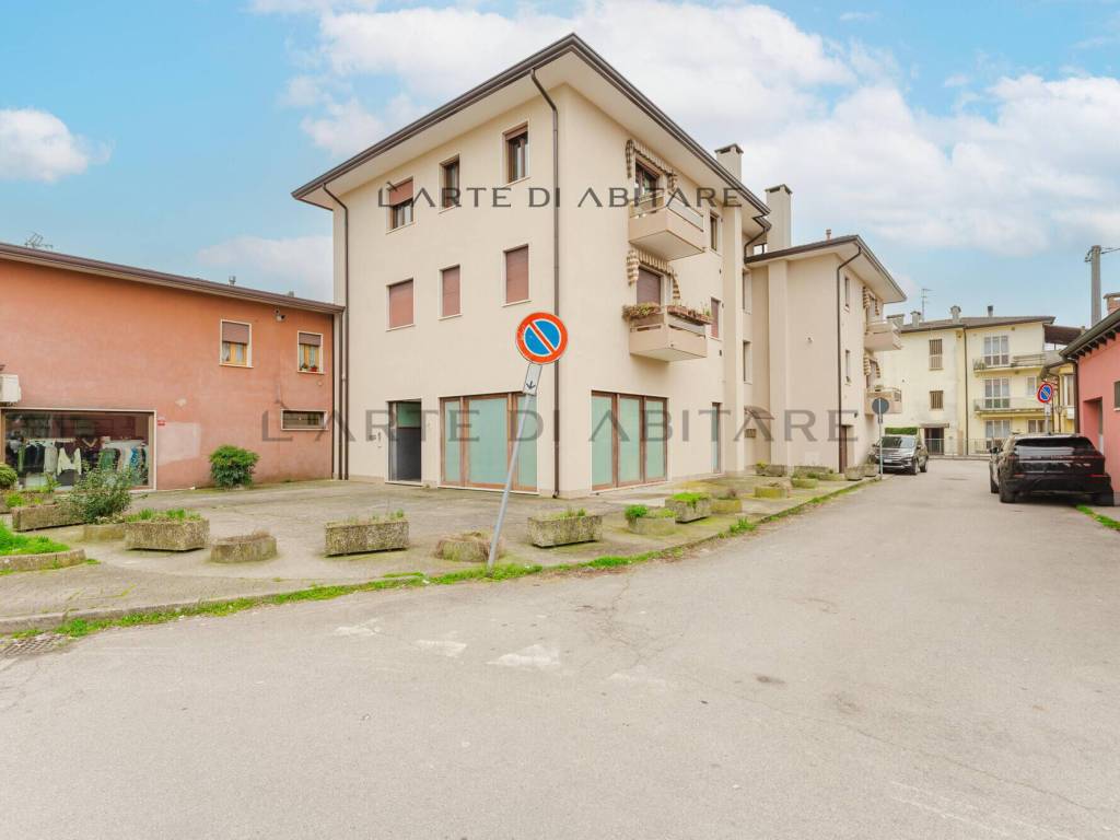 appartamento in vendita a Mira in zona Piazza Vecchia