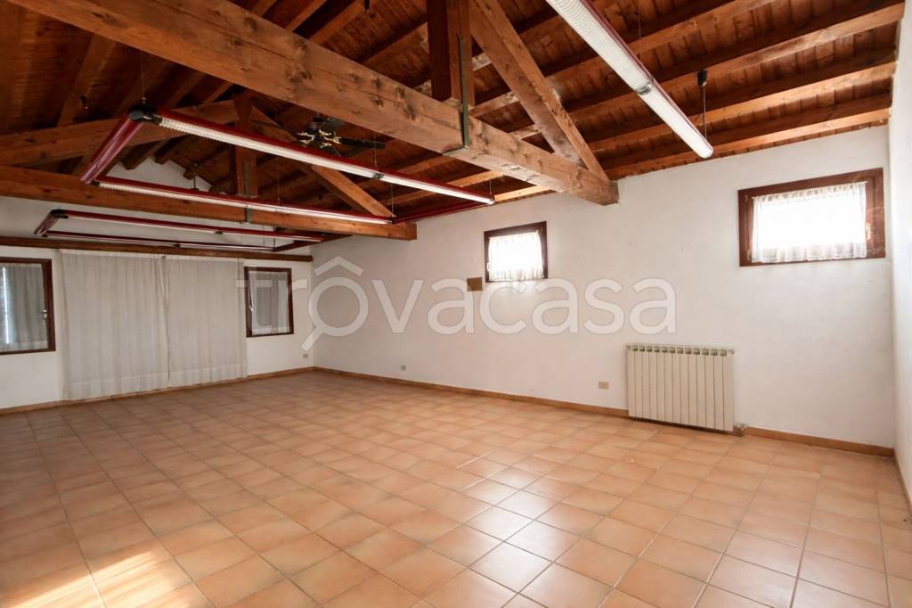 appartamento in vendita a Mira in zona Giovanni XXIII