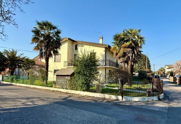 casa indipendente in vendita a Mira in zona Giovanni XXIII