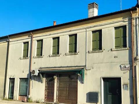 intera palazzina in vendita a Mira in zona Piazza Vecchia