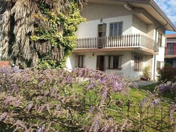 casa indipendente in vendita a Mira in zona Piazza Vecchia