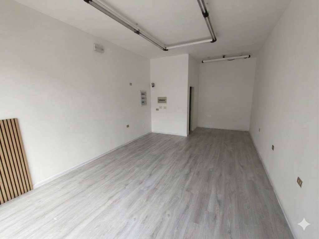 negozio in vendita a Mira in zona Marano