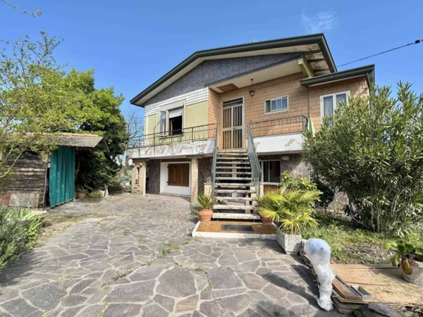 casa indipendente in vendita a Mira in zona Marano