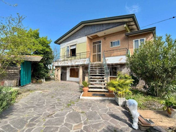 casa indipendente in vendita a Mira in zona Marano