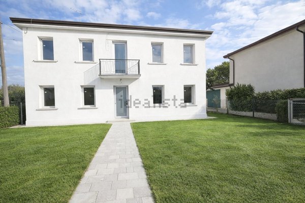 casa indipendente in vendita a Mira in zona Piazza Vecchia