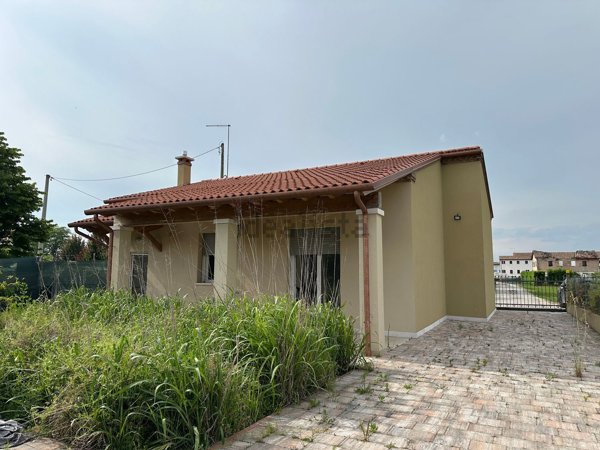 casa indipendente in vendita a Mira in zona Piazza Vecchia