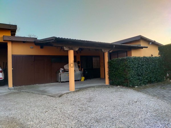 casa indipendente in vendita a Mira in zona Curano