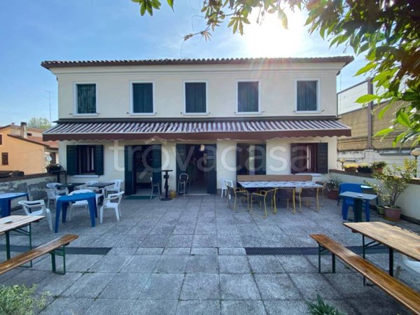 negozio in vendita a Mira in zona Marano