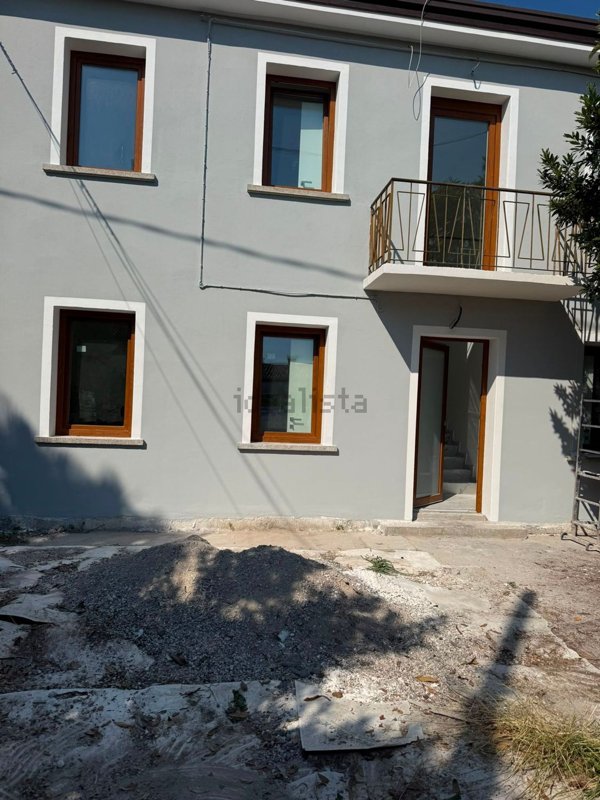 casa indipendente in vendita a Mira in zona Piazza Vecchia