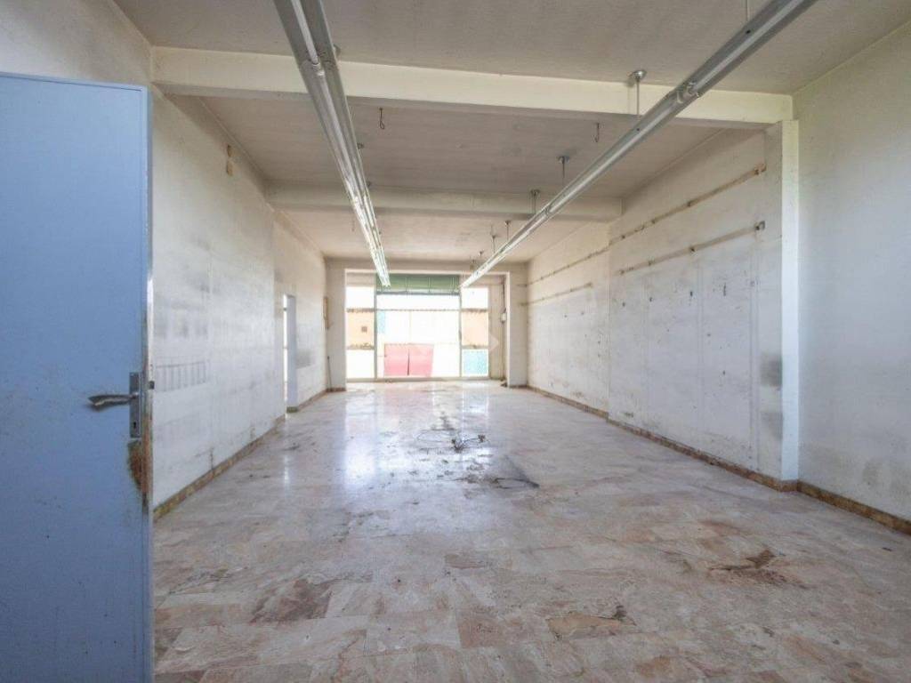 negozio in vendita a Mira in zona Giovanni XXIII