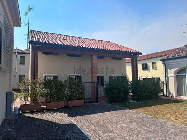 appartamento in vendita a Mira in zona Giovanni XXIII