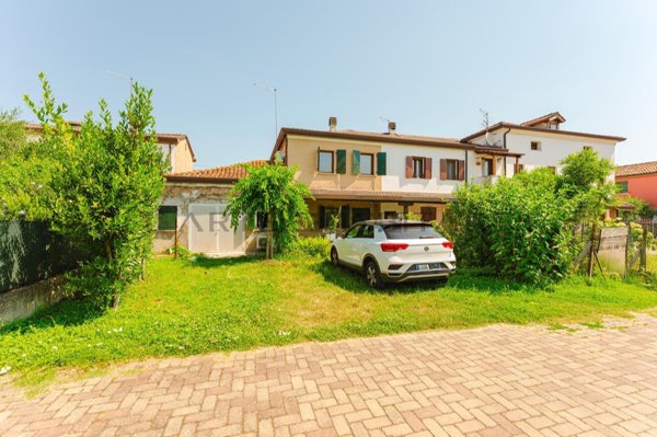 quadrivano in vendita a Mira in zona Giovanni XXIII