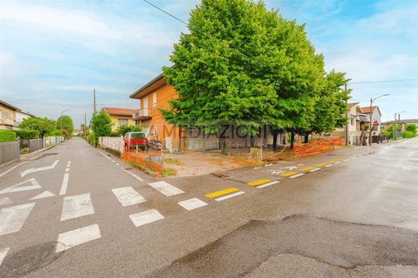 casa indipendente in vendita a Mira in zona Giovanni XXIII