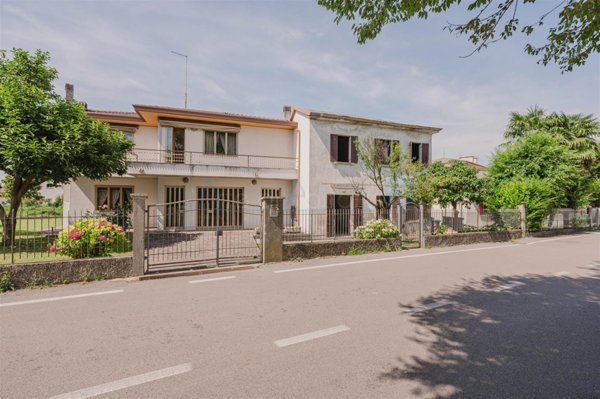 casa indipendente in vendita a Mira in zona Giovanni XXIII