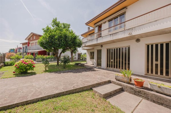 casa indipendente in vendita a Mira in zona Giovanni XXIII