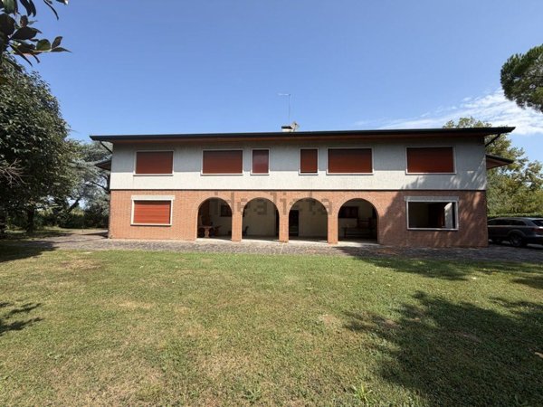 casa indipendente in vendita a Mira in zona Marano