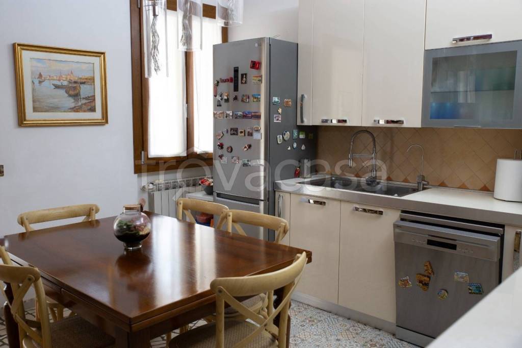 casa indipendente in vendita a Mira in zona Giovanni XXIII