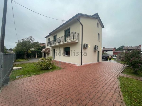 casa indipendente in vendita a Mira in zona Marano