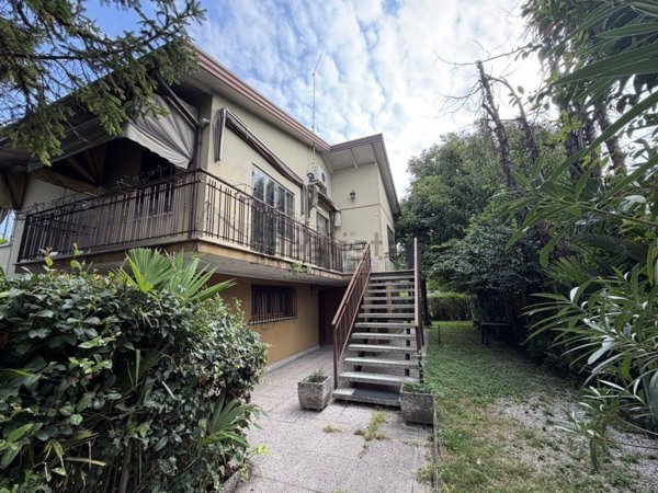 casa indipendente in vendita a Mira in zona Giovanni XXIII