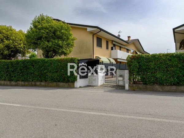appartamento in vendita a Mira in zona Giovanni XXIII