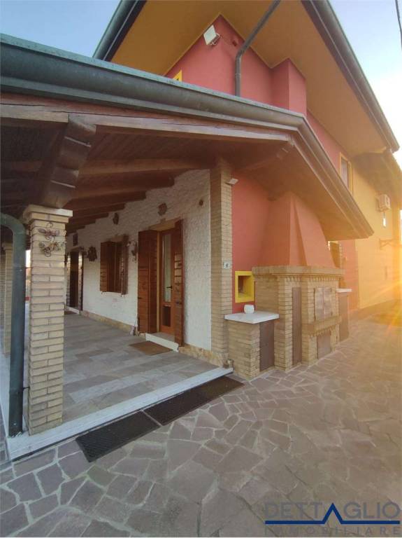 casa indipendente in vendita a Mira in zona Dogaletto