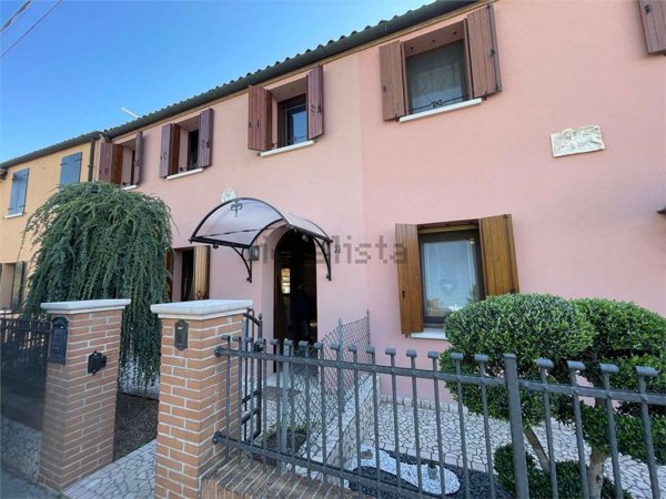 casa indipendente in vendita a Mira in zona Piazza Vecchia