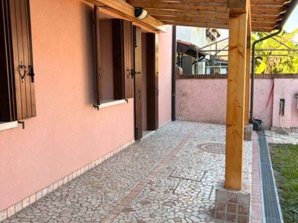 casa indipendente in vendita a Mira in zona Piazza Vecchia