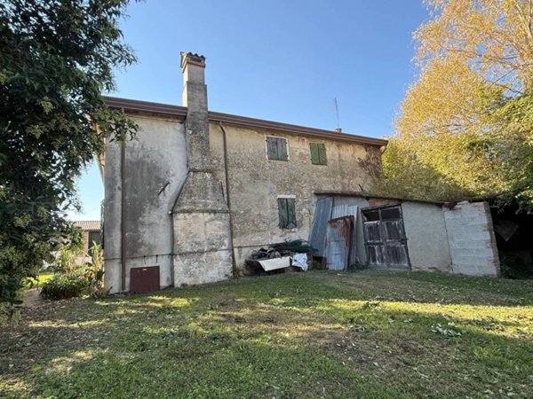 casa indipendente in vendita a Mira in zona Piazza Vecchia