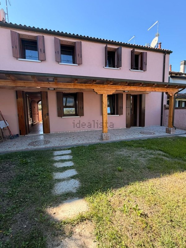 casa indipendente in vendita a Mira in zona Piazza Vecchia