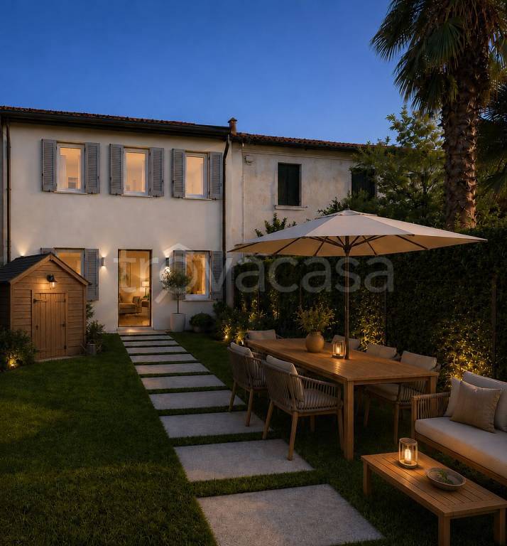 casa indipendente in vendita a Mira in zona Piazza Vecchia