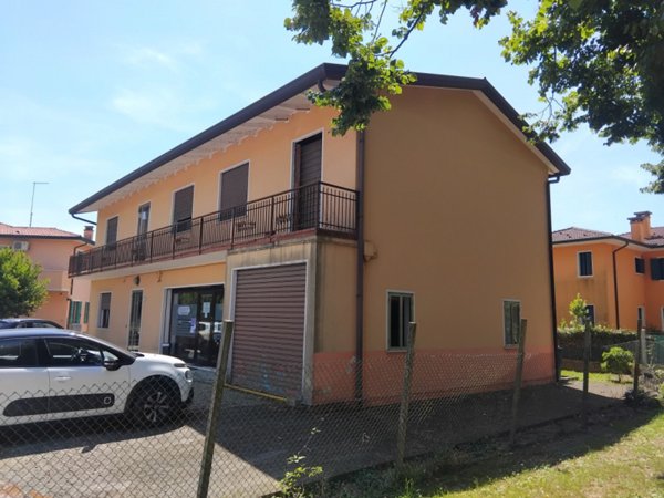 casa indipendente in vendita a Mirano in zona Scaltenigo
