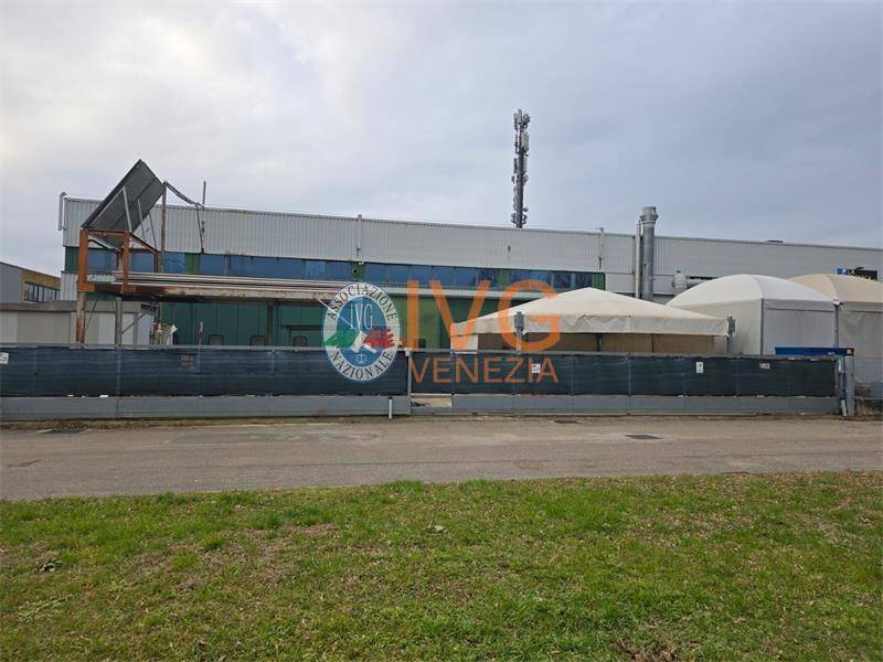 locale commerciale in vendita a Mirano in zona Zianigo